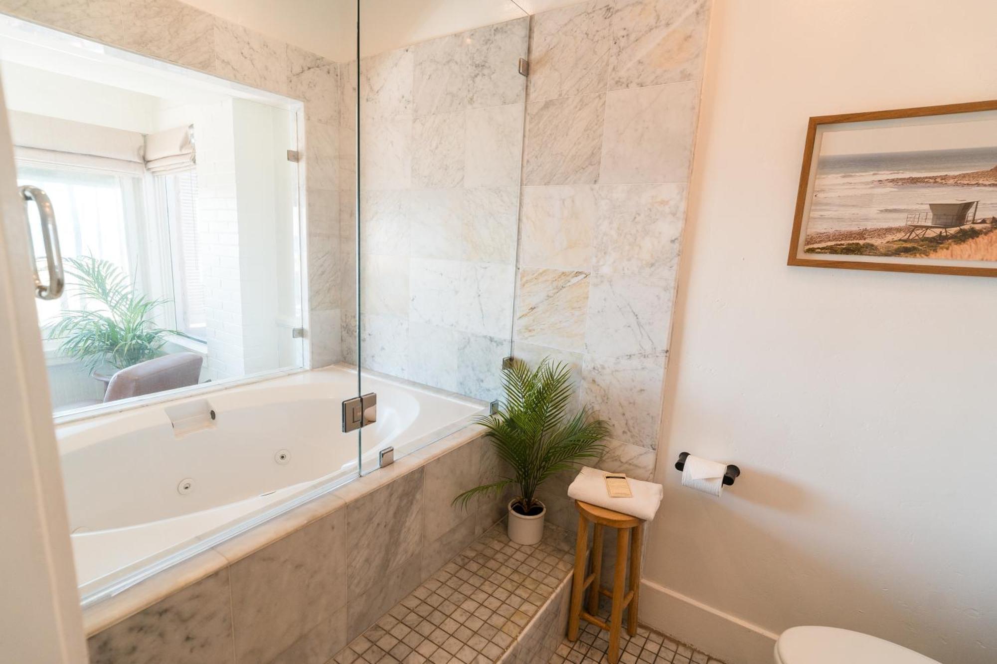Newport Beach Hotel Екстериор снимка