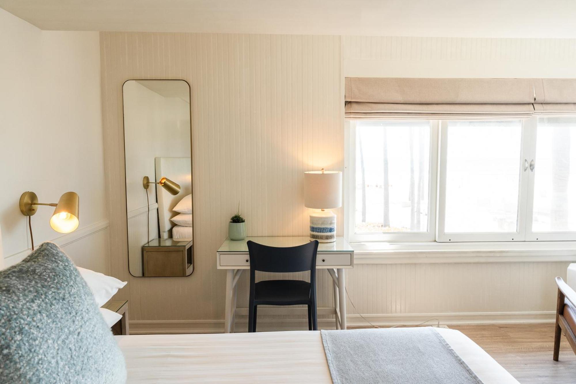 Newport Beach Hotel Екстериор снимка
